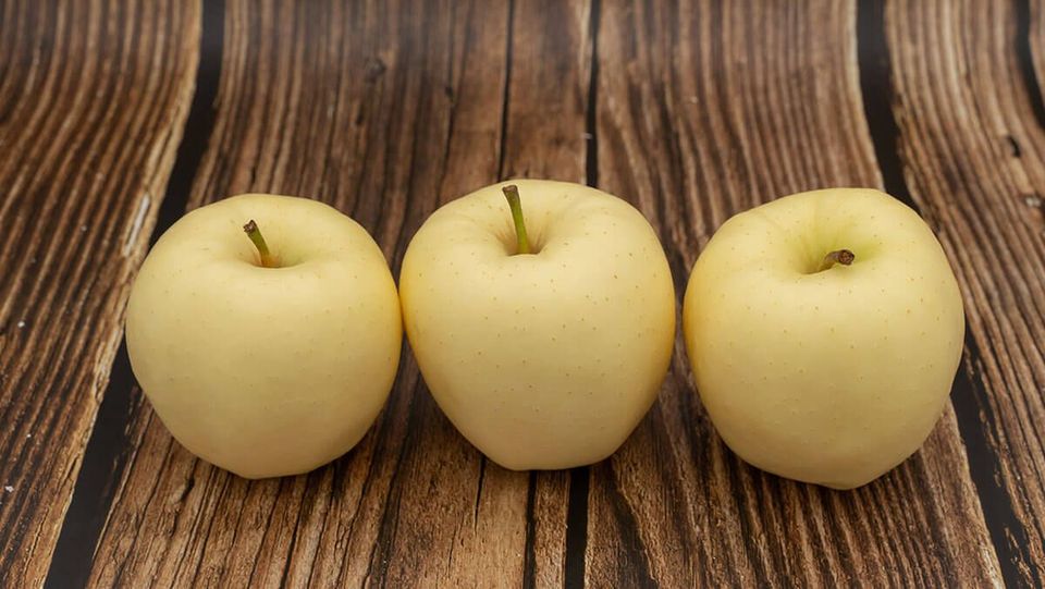 Apple: Golden Sweet